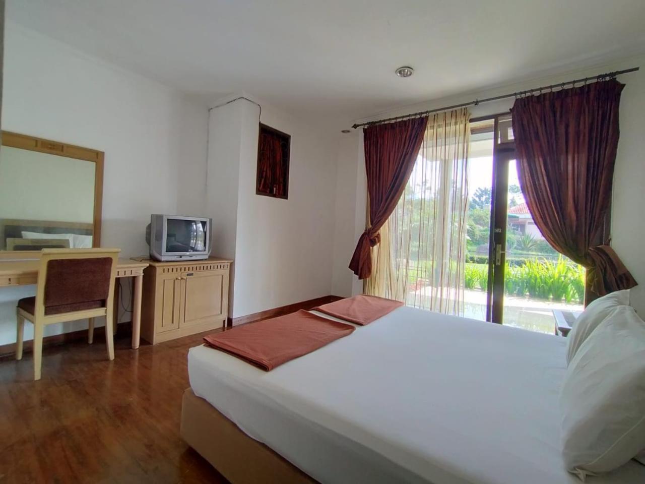 Villa Bukit Danau Lot 14 Cinengangirang Exterior foto